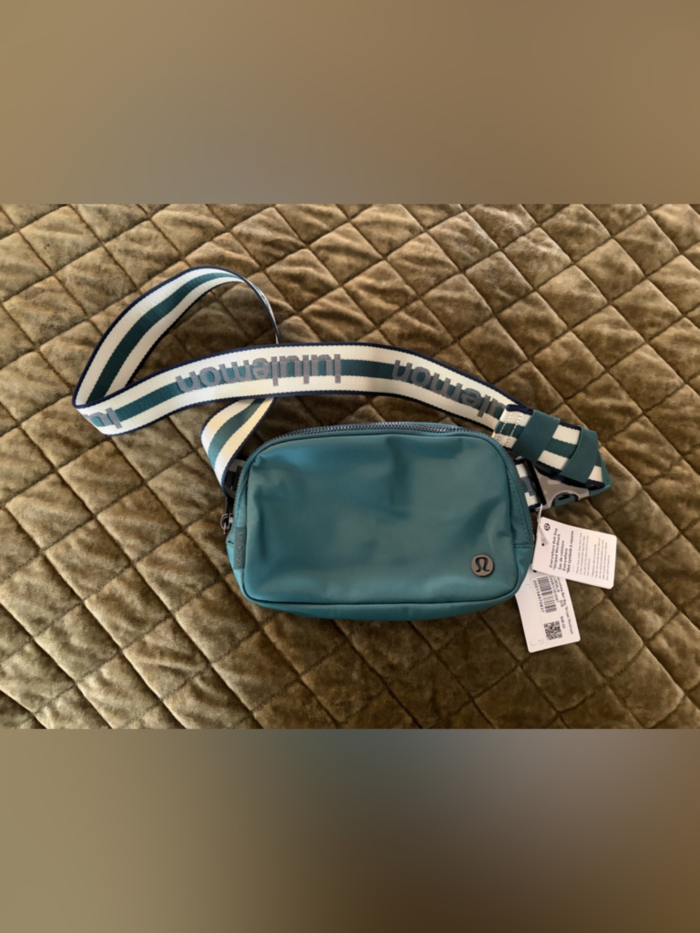 Lululemon Everywhere Belt Bag